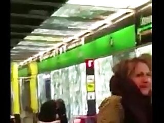 Follando en el metro de Barcelona [Remake L'_Amour]